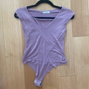 Elegant Dusty Pink V-Neck Bodysuit